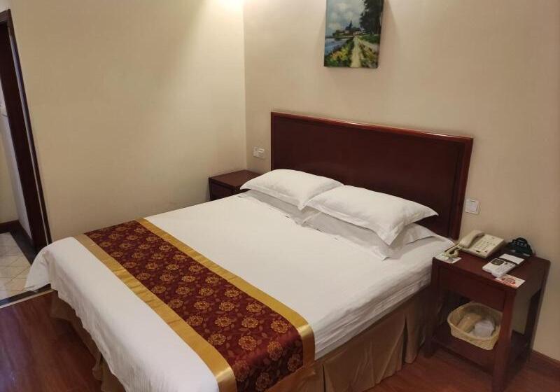 Отель Greentree Inn Datong Railway Station South Yundingyayuan Express