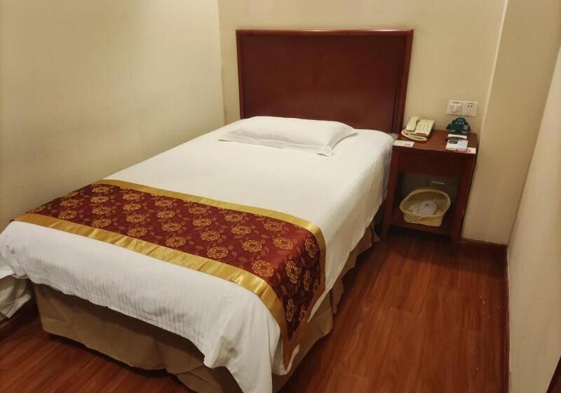 Отель Greentree Inn Datong Railway Station South Yundingyayuan Express