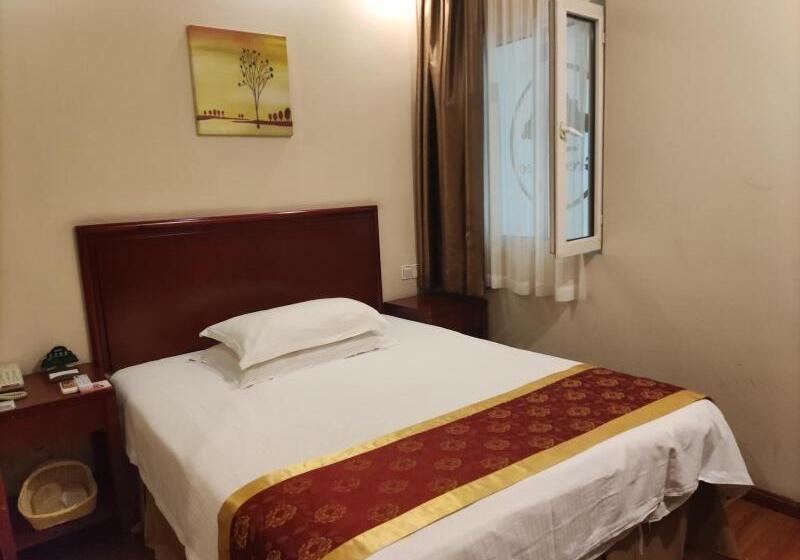 Отель Greentree Inn Datong Railway Station South Yundingyayuan Express