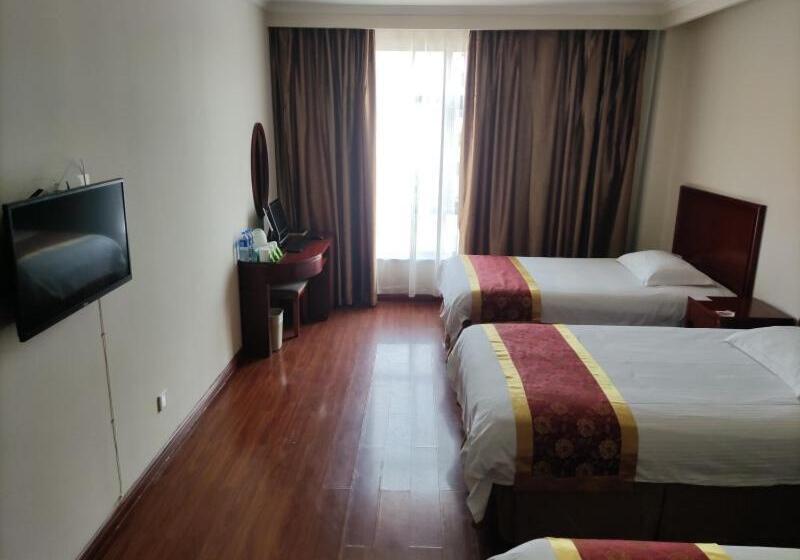 Отель Greentree Inn Datong Railway Station South Yundingyayuan Express