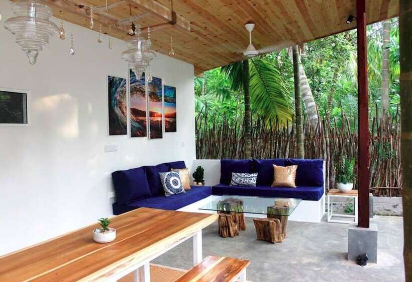 Отель Salt House