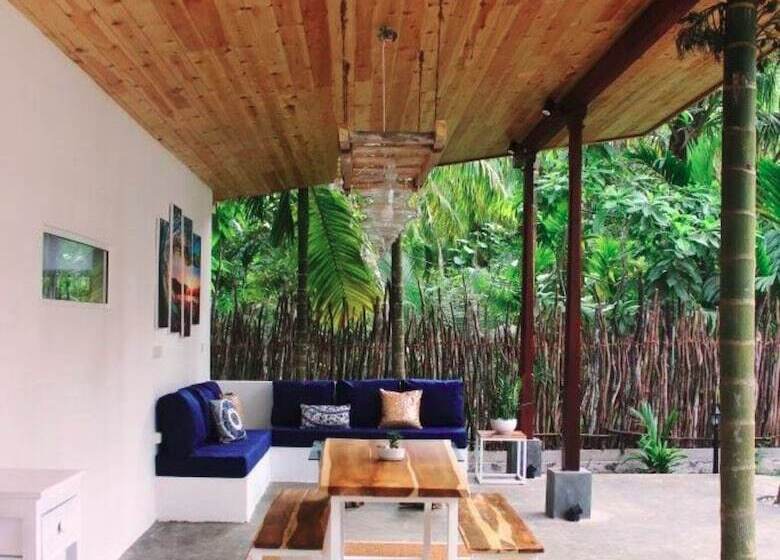 Отель Salt House