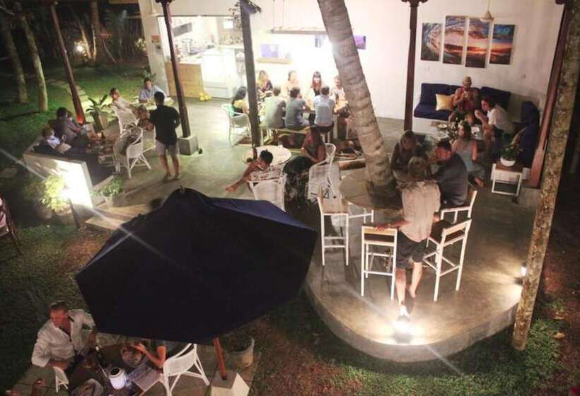 Отель Salt House