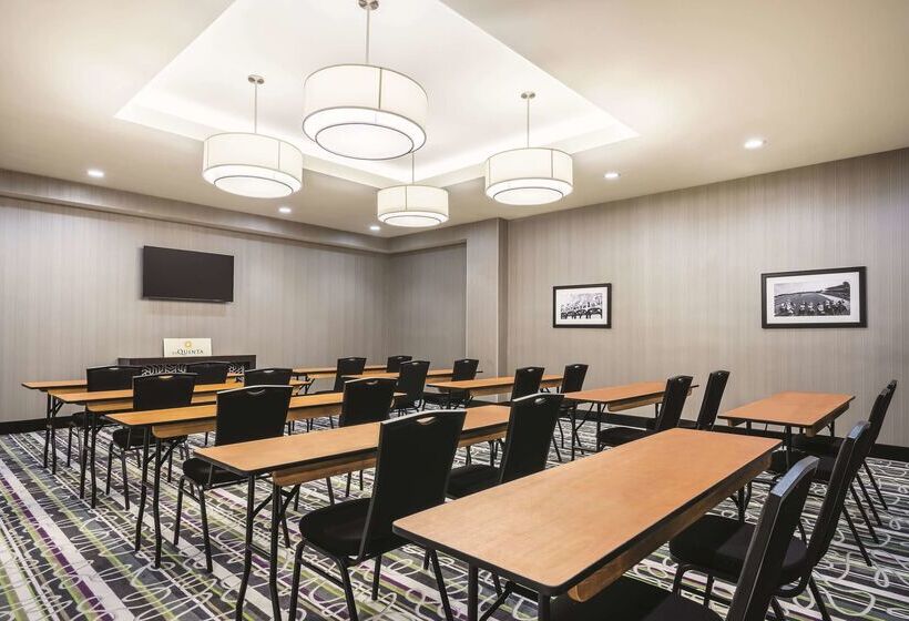 בית מלון כפרי La Quinta By Wyndham Clifton Park