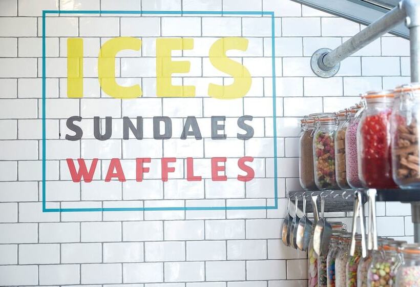 ホテル Lodge At Solent