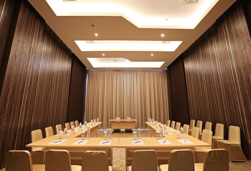 Luminor Hotel Jambi Kebun Jeruk By Wh