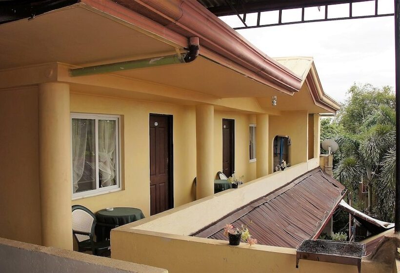 هتل Mb's Garden Inn