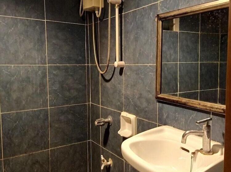 هتل Mb's Garden Inn