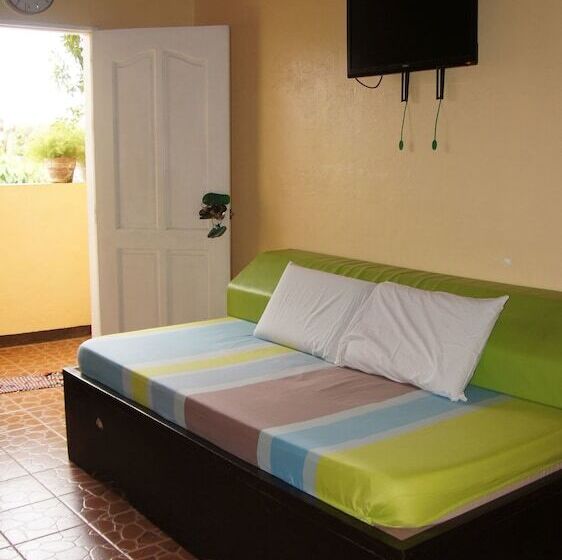 هتل Mb's Garden Inn