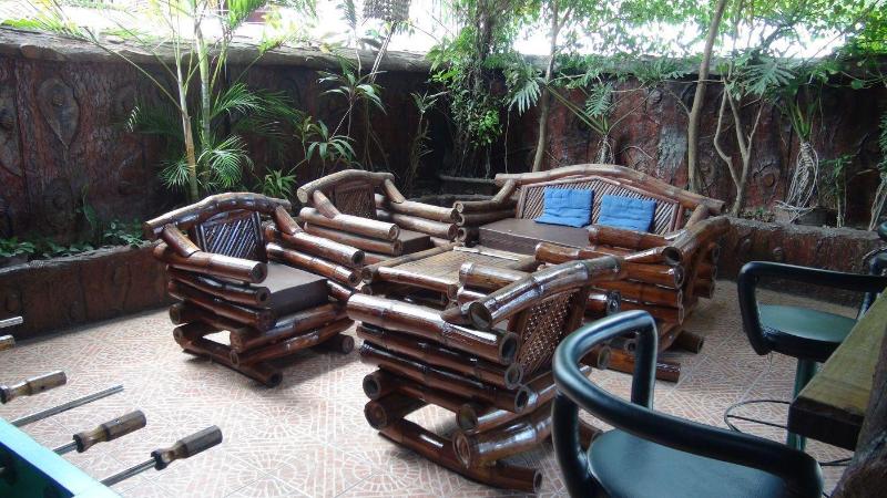 هتل Mb's Garden Inn