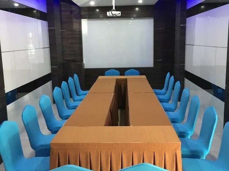 Os Hotel Airport Batam