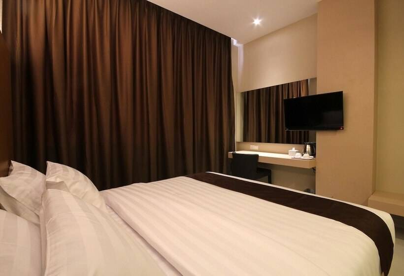 Os Hotel Airport Batam