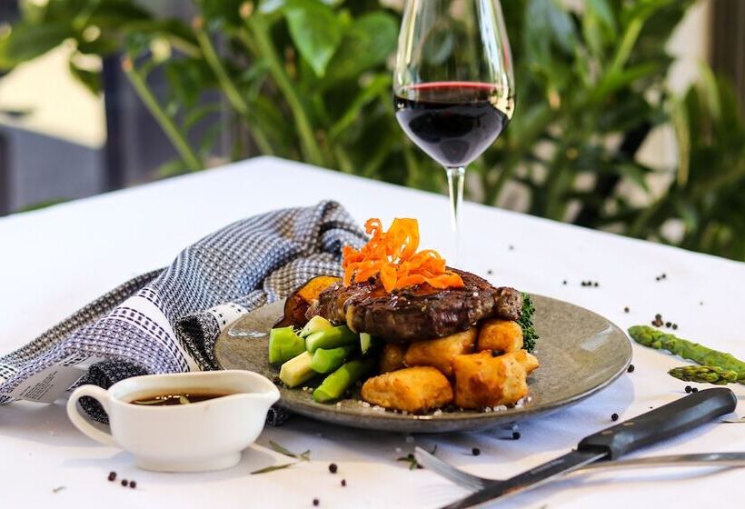 Отель Potters Toowoomba