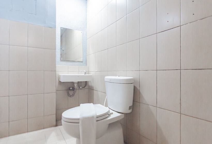 酒店 Reddoorz Plus @ Dago Pojok 3