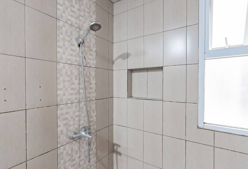 酒店 Reddoorz Plus @ Dago Pojok 3