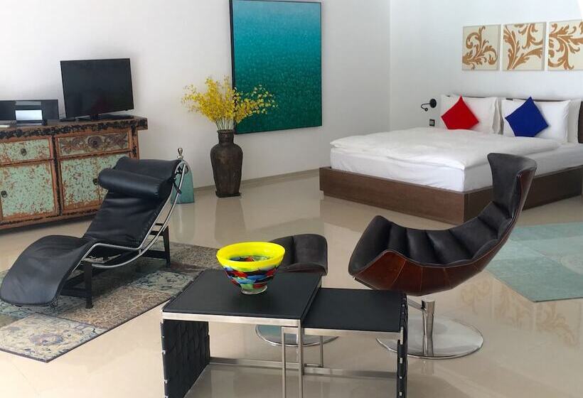 هتل Sundown Beach Studios