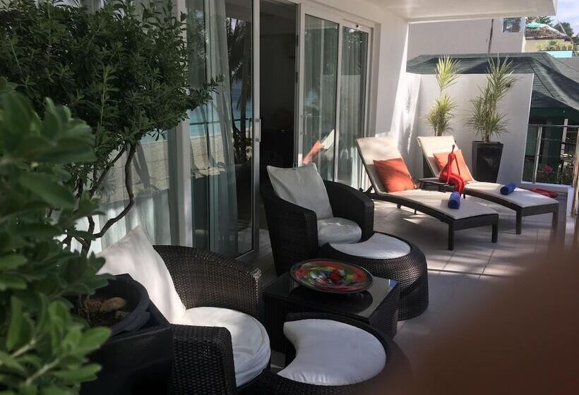 هتل Sundown Beach Studios