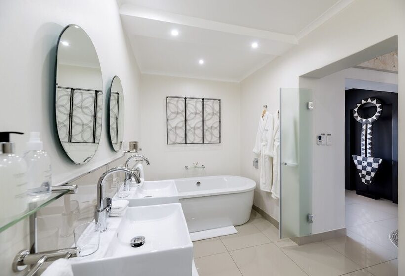 Отель Thebloem Guest Suites By Knysna Paradise Collection