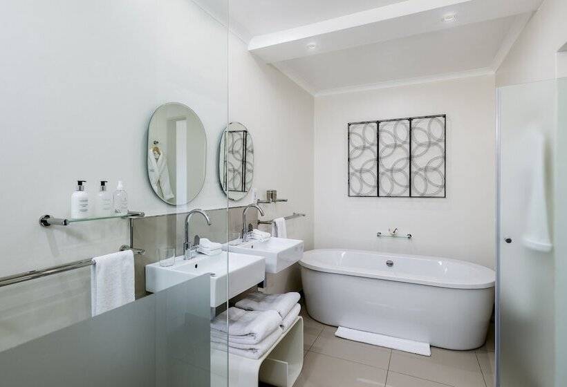 Отель Thebloem Guest Suites By Knysna Paradise Collection
