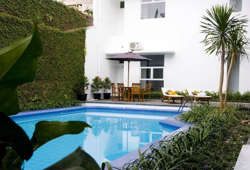 בית מלון כפרי V Residence Kemang