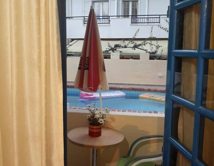 Kings Hotel By Estia