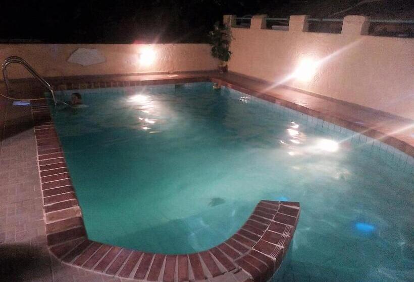 Kings Hotel By Estia