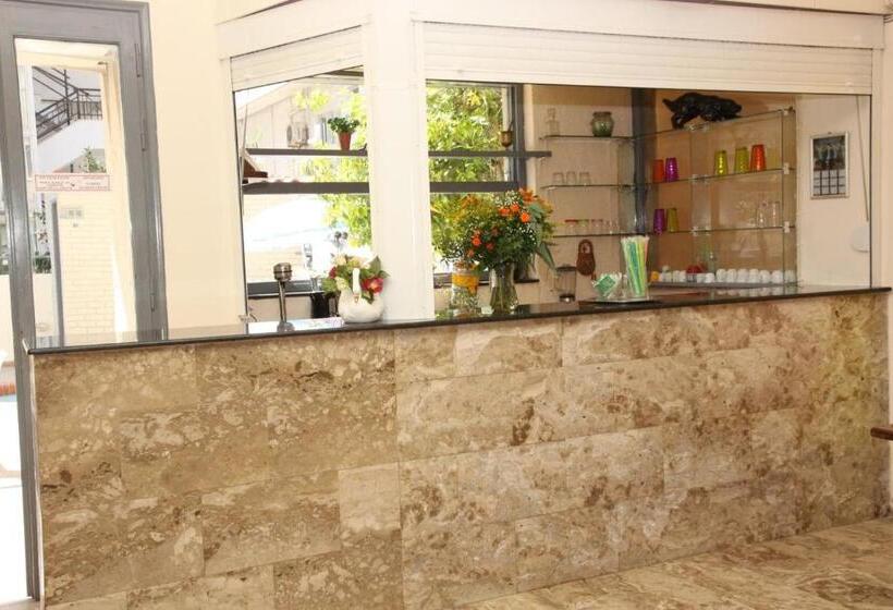 Kings Hotel By Estia