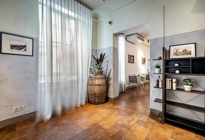 Martelli 6 Suite & Apartments