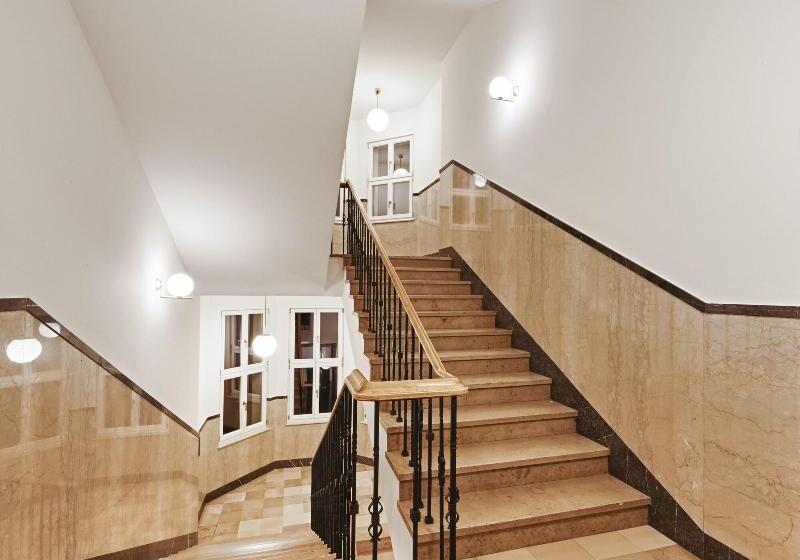 Melter Hotel & Apartments   A Neighborhood