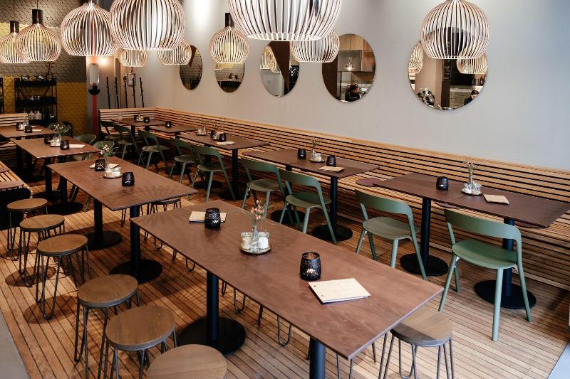 Melter Hotel & Apartments   A Neighborhood