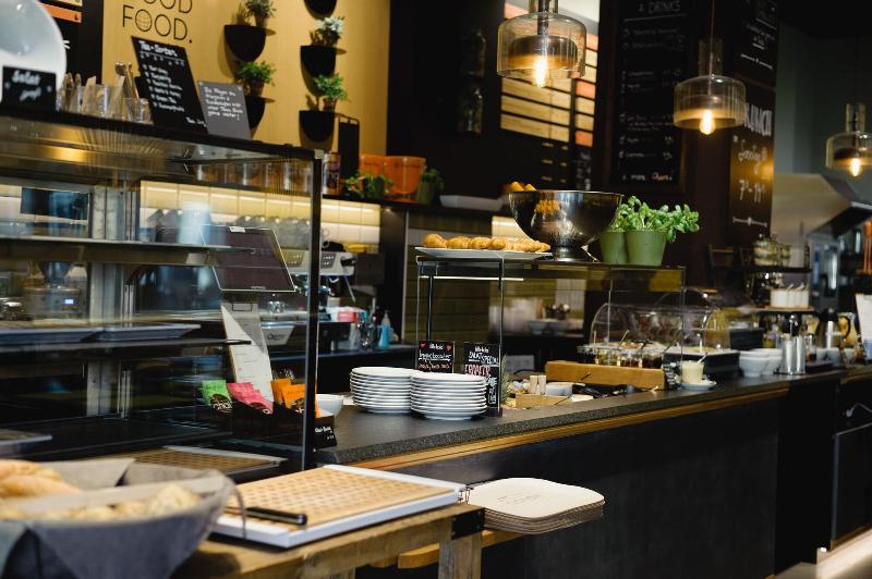 Melter Hotel & Apartments   A Neighborhood