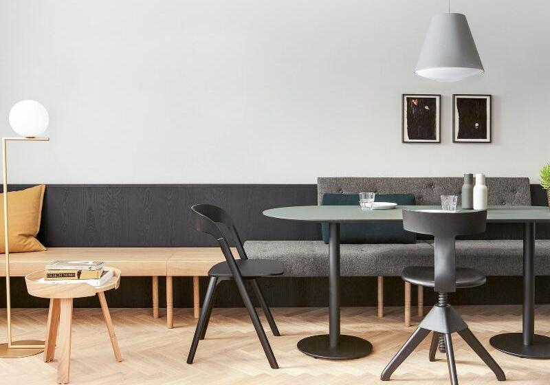 Melter Hotel & Apartments   A Neighborhood