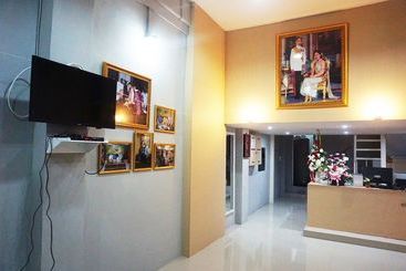 Moumou Hostel