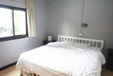 Moumou Hostel