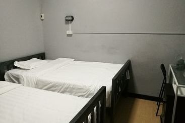 Moumou Hostel