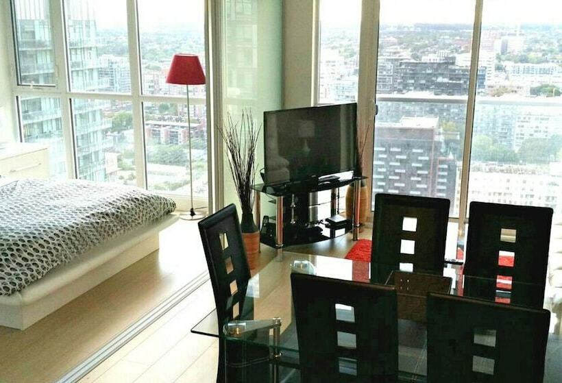 Pelicanstay In Toronto Entertainment District