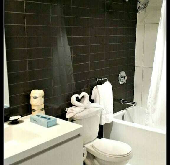 Pelicanstay In Toronto Entertainment District