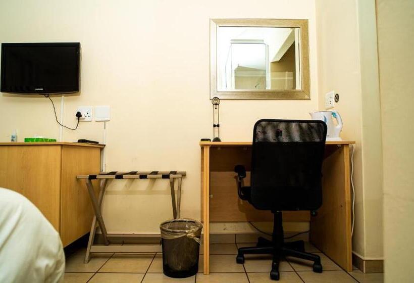 膳宿费 17 On 13th