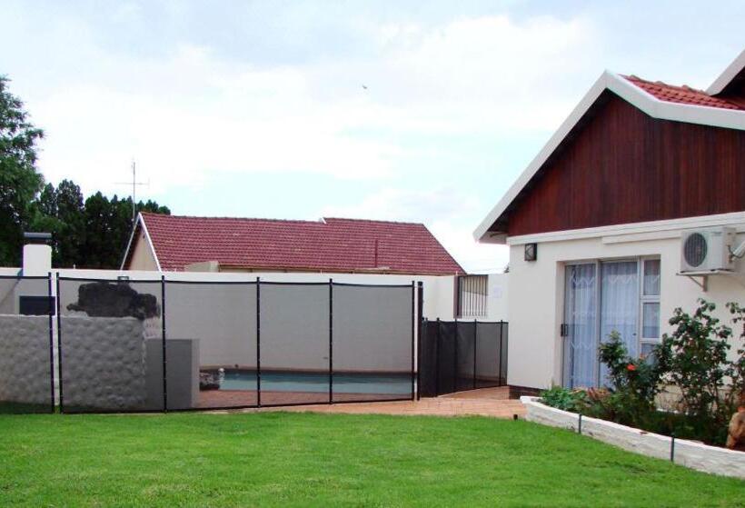 膳宿费 17 On 13th