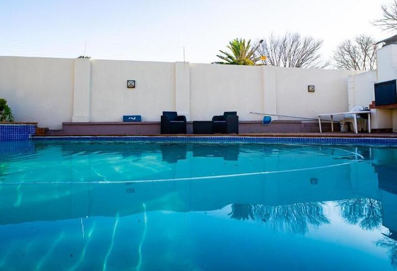 膳宿费 17 On 13th