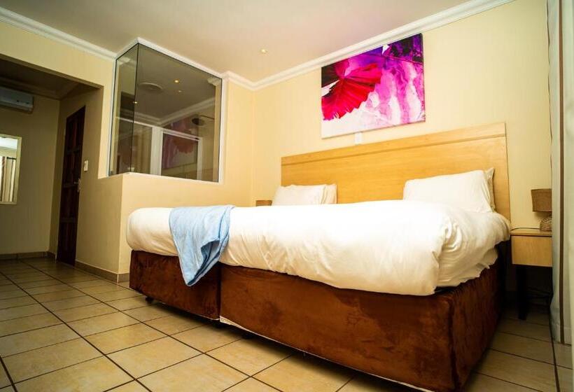 膳宿费 17 On 13th