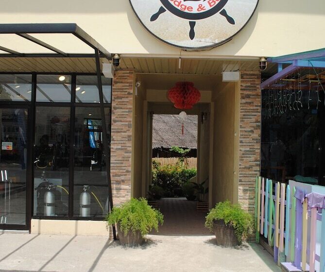 پانسیون Captains Lodge And Bar