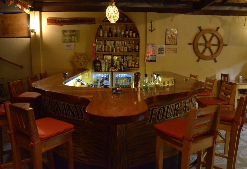 پانسیون Captains Lodge And Bar