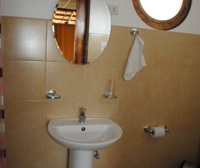 پانسیون Captains Lodge And Bar