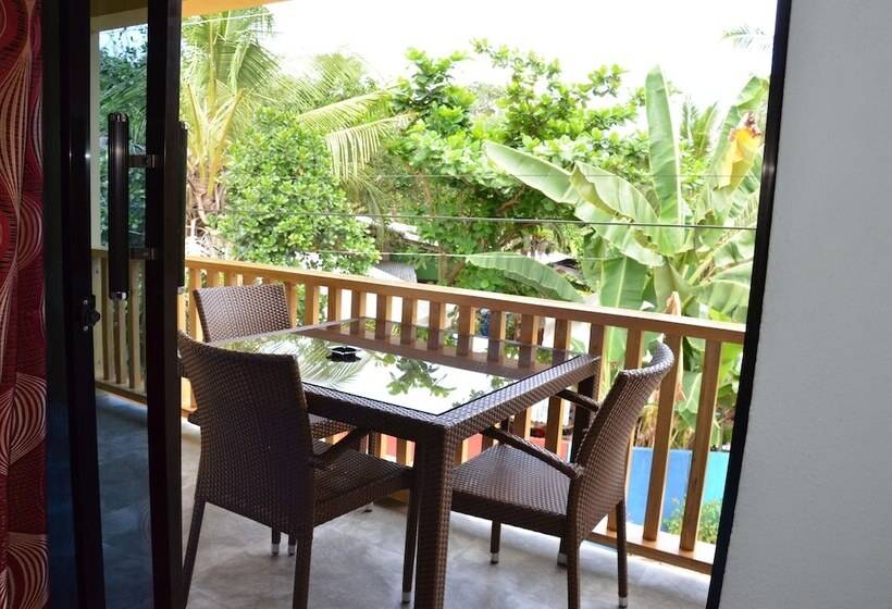 پانسیون Captains Lodge And Bar