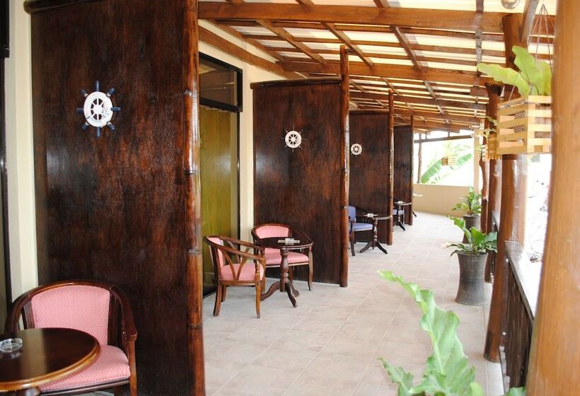 پانسیون Captains Lodge And Bar