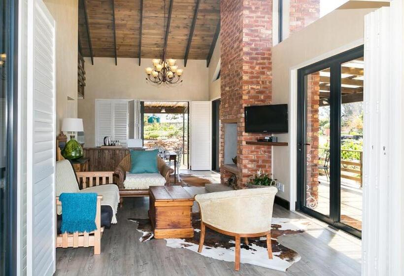 پانسیون Narnia Guest House