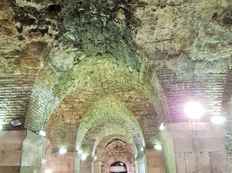 پانسیون Pylon Rooms