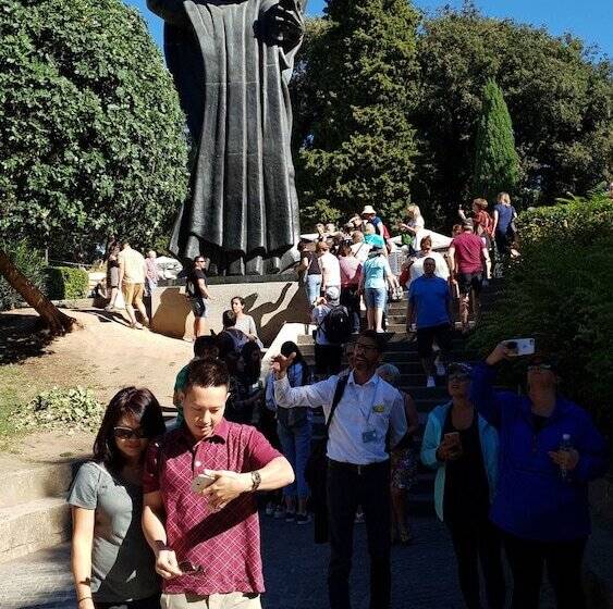 پانسیون Pylon Rooms