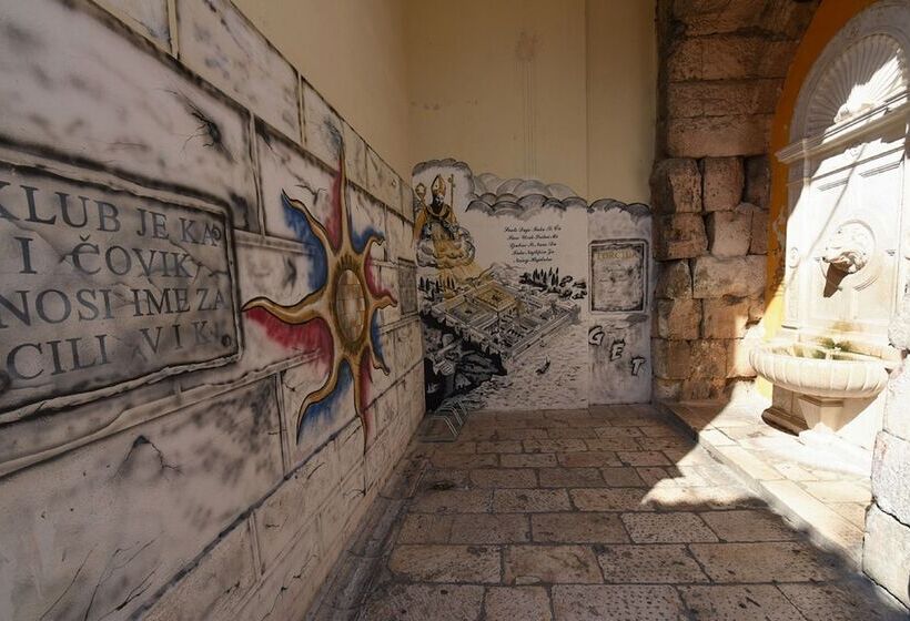 پانسیون Pylon Rooms